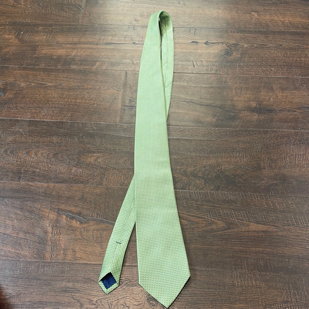 NAUTICA tie green and light green diamond pattern